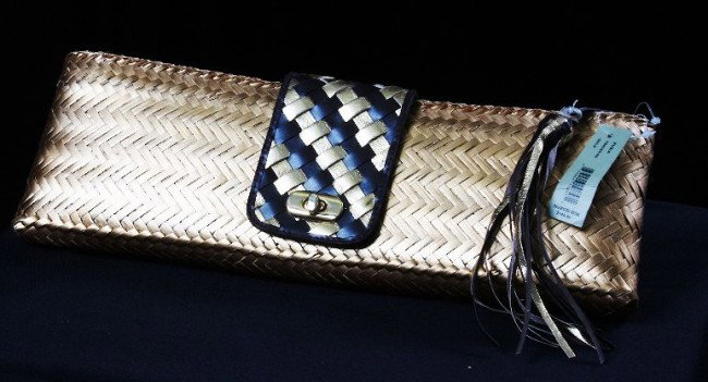 Adrienne Vittadini Straw Clutch Purse Bag Zubia Gold: Adrienne Vittadini Straw Clutch Purse Bag Zubia Gold - Unused with original tags. 5A019A. Bag does show some wear as some of painted straw has begun to fade. - Thank you for viewing this auction. We a