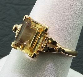 10K Gold Antique Rectangular Cut Yellow Topaz Ring ED61: 10K Gold Antique Rectangular Cut Yellow Topaz Ring ED61 Excellent Vintage Condition! PV57YP. Beautiful antique ladies ring made of 10K gold and set with a rectangular cut yellow topaz stone measuring