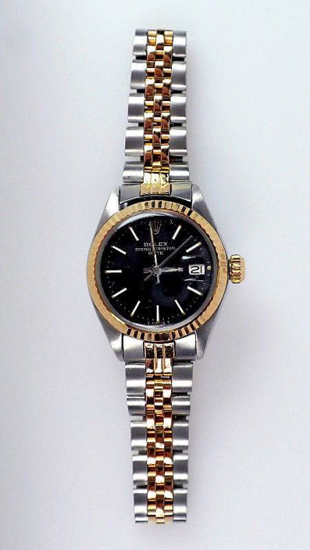Lady Rolex Two-Tone Date Model Wristwatch. 46.62 gm. A8: Lady Rolex Two-Tone Date Model Wristwatch. 46.62 gm. A868 Excellent Condition! BV1061DS One ladies, hand crafed & machine milled Rolex Date Model Stainless Steel & 14K rose gold wristwatch electronica