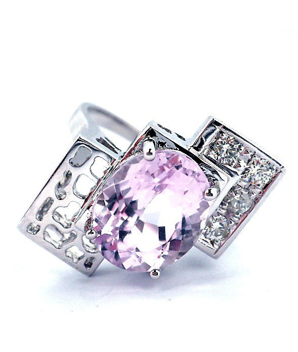 14KT White Gold Kunzite & Diamond Ring A1883: "14KT White Gold Kunzite & Diamond Ring A1883. Excellent Condition! MK862FZ. One electronically tested 14KT white gold ladies cast kunzite and diamond ring. Good workmanship. The featured kunzite is s