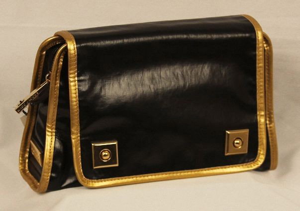 New w/Tags Marc Jacobs $500 Black "Heather" Clutch ED79: "New w/Tags Marc Jacobs $500 Black "Heather" Clutch ED793. Excellent Condition!CQ611YE. Brand new with tags Marc Jacobs NWT black "Heather" clutch. Retails for $495.00. Thank you for viewing this lot.