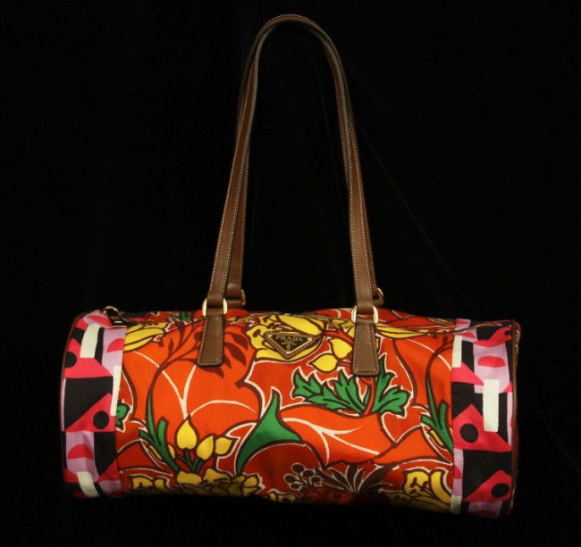 New w/Tags PRADA "Bauletto" Bag ED641: New w/Tags PRADA Bauletto" Bag ED641. Excellent Condition! IY942WS. New w/tags Prada "Bauletto" Tote in "Rosso". Retails for $1,195.00 and comes with COA. Measures approx. 14" x 6" x 6". Thank you for