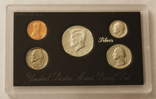 1992 US Mint Silver Proof Set CS154: "1992 US Mint Silver Proof Set CS154. As-Is Condition RT7MD! Encased 1992 US Mint Silver Proof Set. Includes Certificate of Authenticity. Thank you for viewing this lot. We are always adding new inven