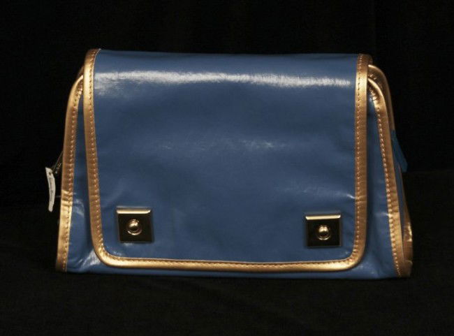 New w/Tags Marc Jacobs "Heather" Clutch ED637: "New w/Tags Marc Jacobs "Heather" Clutch ED637. Excellent Condition! BC121YT. You are looking at gorgeous unique Marc Jacobs clutch! VERY RARE-HARD TO FIND, SOLD OUT EVERYWHERE. This incredible design