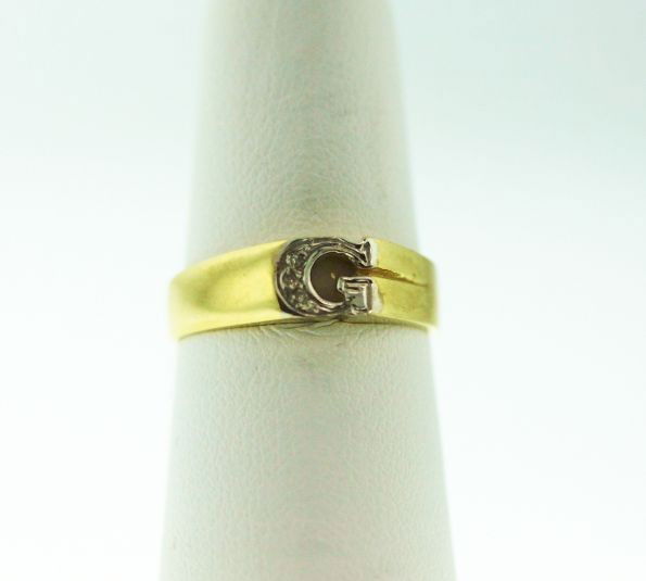 14T Yellow Gold "G" Diamond Ring .15ct GD87: "14T Yellow Gold "G" Diamond Ring .15ct GD87. Good Condition! OO87PE. One 14KT yellow gold "G" diamond ring weighing 2.6g. The ring features diamonds set in shape of the initial "G". Total weight of D