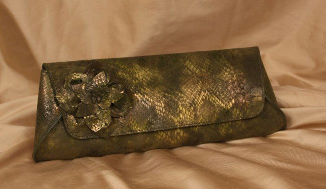 New w/Tags Luciano Designer Clutch Handbag ED665: "New w/Tags Luciano Designer Clutch Handbag ED665. Excellent Condition! QX121YR. This is HEAVEN IN A HANDBAG! Retails for $495.00 at Neiman Marcus. This is an up and coming designer!! His bags are hig
