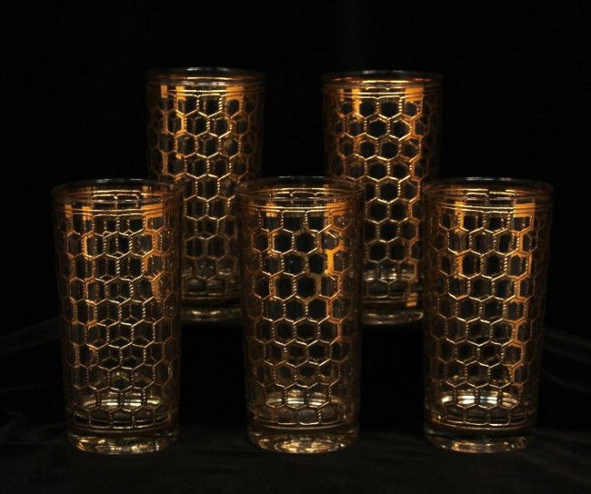 Set of 5 Georges Briard Gold Trim Glasses NS87: Set of 5 Georges Briard Gold Trim Glasses NS87. Excellent Vintage Condition! SLKA. Vintage set of 5 Georges Briard glasses. Mid-Century Modern style with gold details and honeycomb features. Measures