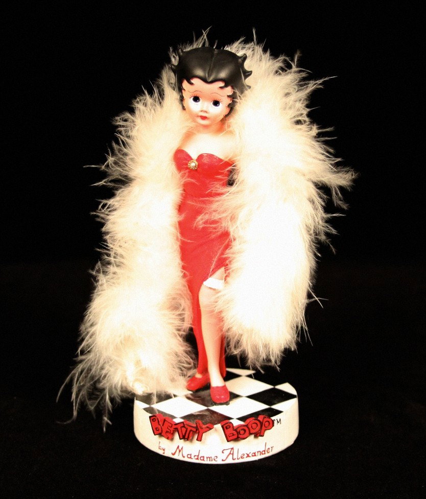 Madame Alexander Figurine "Betty Boop" BD163: "Madame Alexander Figurine "Betty Boop" BD163. Great Condition! TQ51PG This is a Betty Boop figurine made by well-known doll maker, Madame Alexander. It comes with Betty Boop's feather boa. Edition an