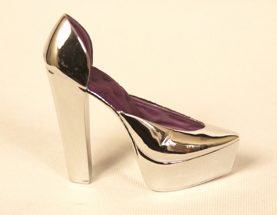 Miniature Porcelain 'Just The Right Shoe' "Royal Plush": "Miniature Porcelain 'Just The Right Shoe' "Royal Plush" Collectible #25363 BD125. Great Condition! DE12CS. Just the Right Shoe "Royal Plush" #25363 Collectible Miniature Shoe by Raine produced by Wil