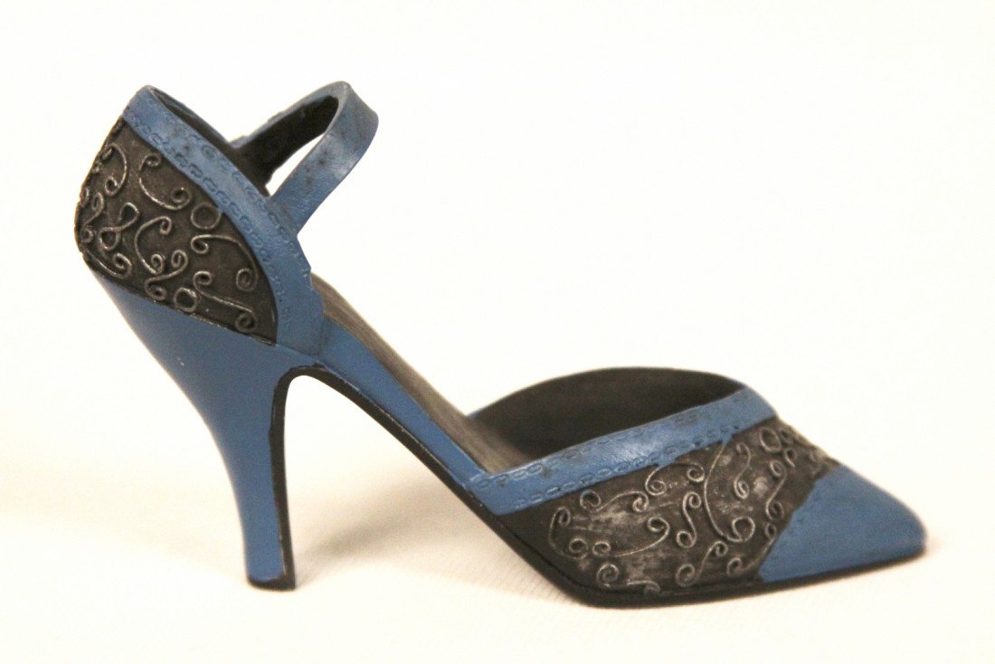 My Treasure' Blue Modern Mary Jane Collectible Miniatur: "My Treasure' Blue Modern Mary Jane Collectible Miniature Shoe BD157. Great Condition! GH12RS. 'My Treasure' Blue Modern Decorated Pointed Mary Jane Collectible Miniature Shoe. Circa 1999. Thank you f