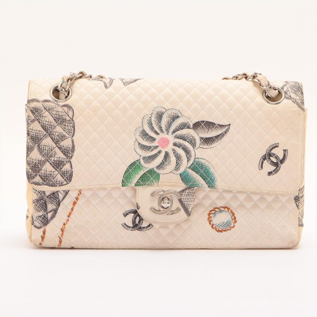 Chanel Classic Beige Multicolor Quilted Canvas Flower Art Print Single Flap Shou: Chanel Classic flap bag features diamond quilted canvas in beige with drawings of some Chanel icons (CC logo, Camelia flowers, bows, pearl necklaces, quilted bags & shoes), silver-tone hardware, C