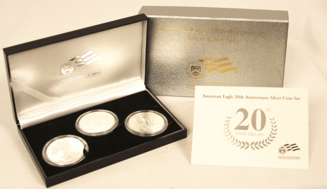 2006 US Mint American Eagle 20th Anniversary Silver Coi: "2006 US Mint American Eagle 20th Anniversary Silver Coin Set WBS42. As-Is Condition! EV103AG. This set created in 2006 by the United States Mint contains one proof, one uncirculated and one reverse p