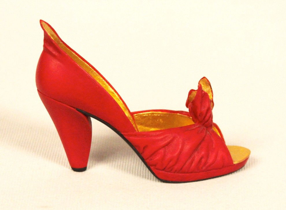 Miniature Porcelain 'Just The Right Shoe' "Fire" Collec: "Miniature Porcelain 'Just The Right Shoe' "Fire" Collectible #90203 BD106. Great Condition! GR12ER. Just the Right Shoe "Fire" #90203 Collectible Miniature Shoe by Raine produced by Willits. This sho