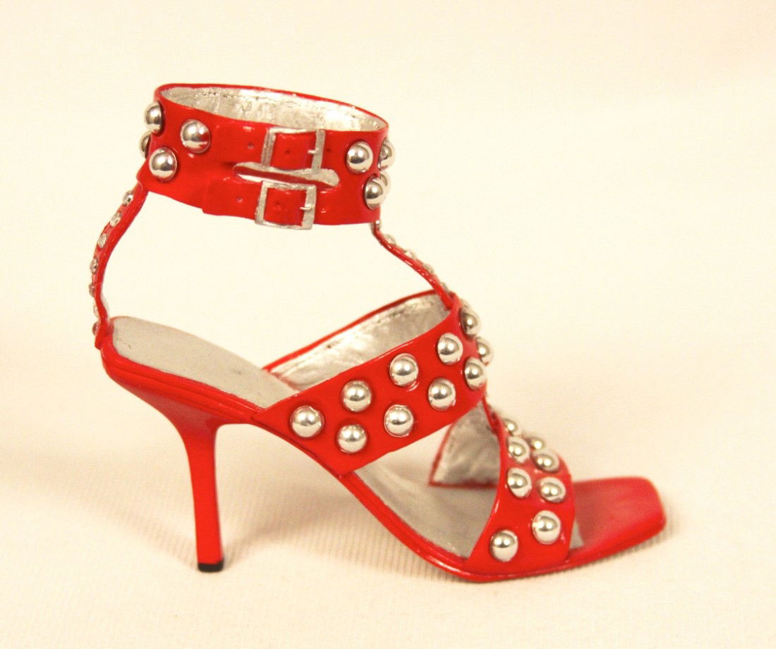 Miniature Porcelain 'Just The Right Shoe' "Red Hot" Col: "Miniature Porcelain 'Just The Right Shoe' "Red Hot" Collectible #25161 BD133. Great Condition! AH12NE. Just the Right Shoe "Red Hot" #25161 Collectible Miniature Shoe by Raine produced by Willits. Th