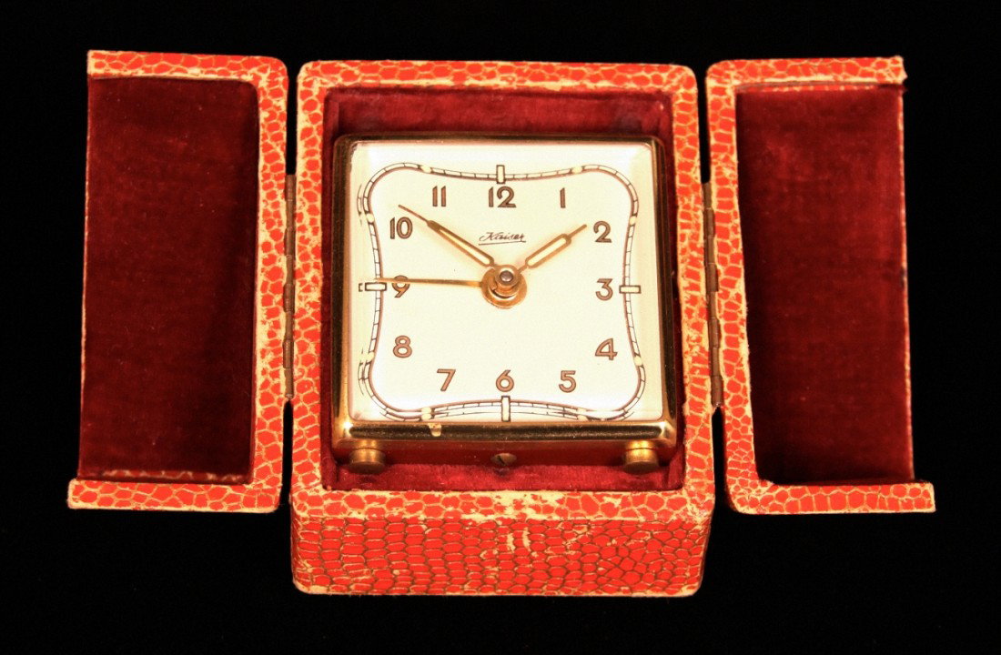 Art Deco 1930's Travel Alarm Clock RARE ED1117: Art Deco 1930's Travel Alarm Clock RARE ED1117. As-Is Condition! LY87HG. This chraming vintage travel clock dates to the 1930's Art Deco era. The little clock is marked KAISER MADE IN GERMANY. It is a