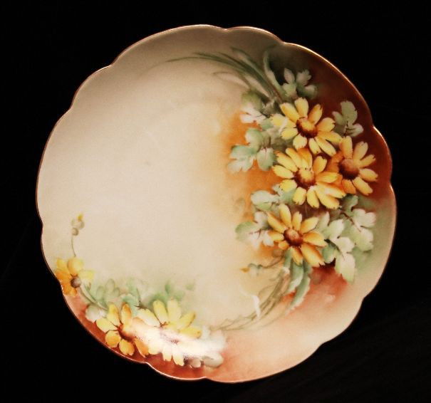 Antique Bavaria China Plate with Scalloped Edges ED916: Antique Bavaria China Plate with Scalloped Edges ED916. As-Is Condition! BS11JO. Gorgeous china plate with scalloped edges by Bavaria. Features yellow daisies among lush green leaves with an auburn an