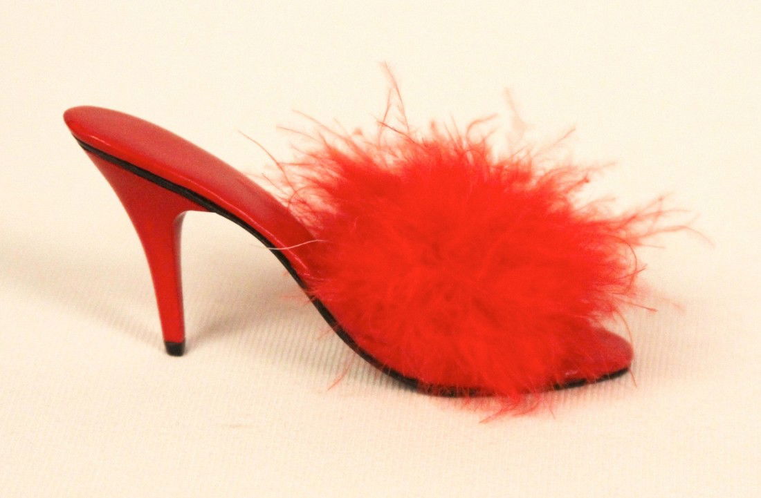 Miniature Porcelain 'Just The Right Shoe' "Va-Va Voom, : "Miniature Porcelain 'Just The Right Shoe' "Va-Va Voom, Red" Collectible #25207 BD120. Great Condition! SG12YU. Just the Right Shoe "Va-Va Voom, Red" #25207 Collectible Miniature Shoe by Raine produce