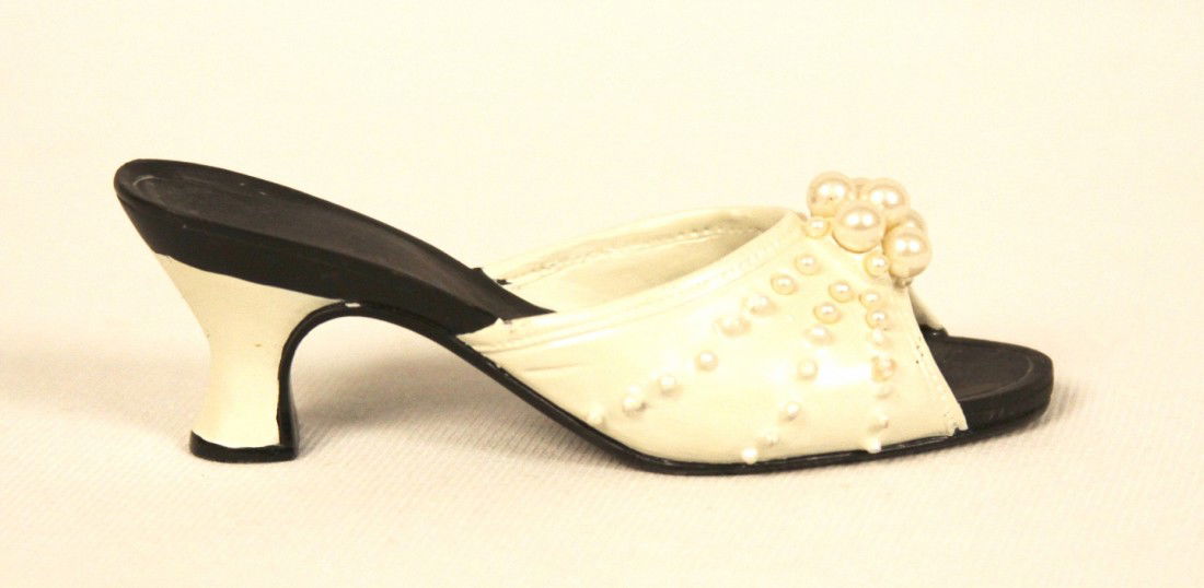 My Treasure' Pearled Slip On Kitten Heeled Collectible : My Treasure' Pearled Slip On Kitten Heeled Collectible Miniature Shoe BD158. Great Condition! WH12AH. 'My Treasure' Open Toed Mule with a Kitten Heel and Pearl Embellishment Collectible Miniature Shoe