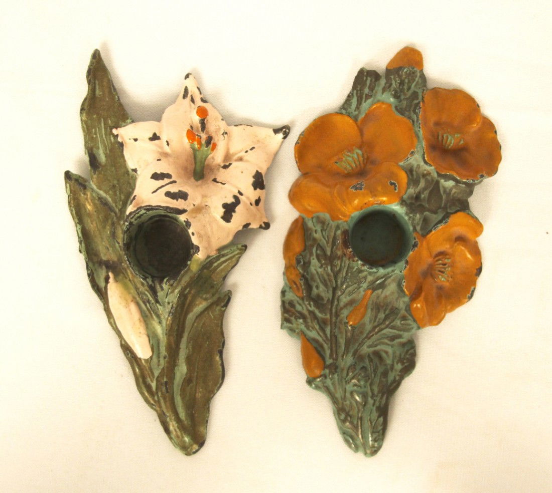 Antique Set of Cast Iron Art Nouveau Candle Holders ED1: Antique Set of Cast Iron Art Nouveau Candle Holders ED1124. Great Vintage Condition! RQ64EM. This is an antique set of cast iron candle holders with a floral motif. One features poppies and the other