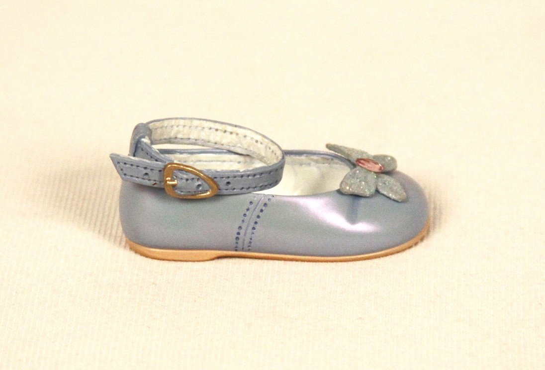 Miniature Porcelain 'Just The Right Shoe' "Party Girl" : "Miniature Porcelain 'Just The Right Shoe' "Party Girl" Collectible #27312 BD100. Great Condition! EN12DM. Just the Right Shoe "Party Girl" #27312 Collectible Miniature Shoe by Raine produced by Willi