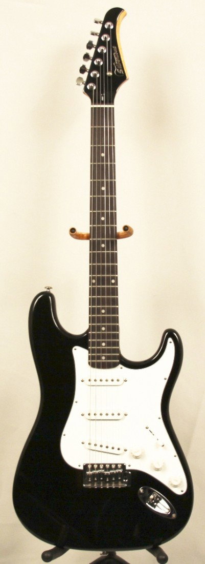 Used Silvertone Stratocaster Copy GUI41: "Used Silvertone Stratocaster Copy GUI41. Great Condition! CN911YA. Used Silvertone Stratocaster copy with 3 pickups and rosewood fretboard. Great starter guitar! Thank you for viewing this lot! We ar