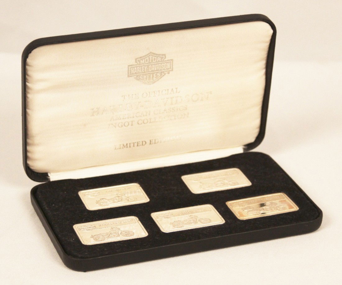 Rare Harley Davidson 1996 Set of 5 .999 Silver Bars BD2: "Harley Davidson 1996 Set of 5 .999 Silver Bars BD257. Good Condition! YS672NX. 5.5oz 1996 Harley Davidson Set of .999 Pure Silver Art Bars! Bars feature: Dyna Super Glide, FLTC Ultra Classic, Heritag
