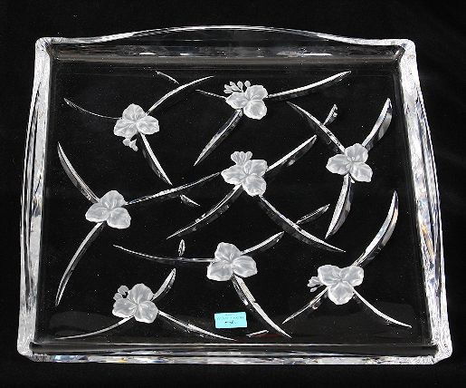 Hoya Crystal Flower Tray N/B. ED431: "Hoya Crystal Flower Tray N/B. ED431. Excellent Condition! HG15RT. New in box Hoya Crystal tray w/beautiful flowers. 9-1/4" x 9-1/4" square.. Thank you for viewing this lot. We are always adding new i