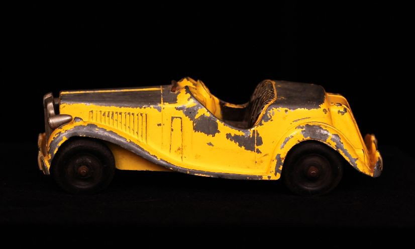 Vintage Hubley Pre war MG Toy Car: "Vintage Hubley Pre war MG Toy Car. Excellent Vintage Condition! NG12PW. Highly collectible HUBLEY Pre war. Made in the U.S.A. by Hubley Kiddie in Lancaster PA. #432, see photos for condition. Valued 