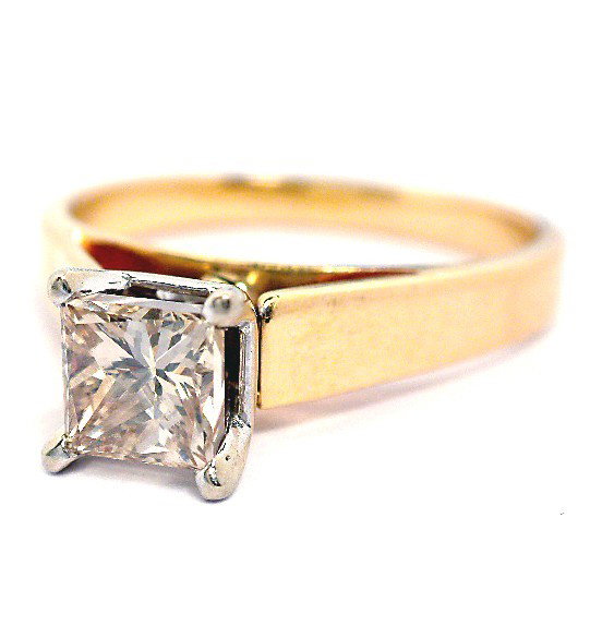 14KT Yellow Gold 1.02ct Diamond Solitaire Ring A3224: "14KT Yellow Gold 1.02ct Diamond Solitaire Ring A3224. Good Condition! BR1211MU. One electronically tested 14KT yellow gold ladies cast and assembled diamond solitaire ring. The solitaire ring feature
