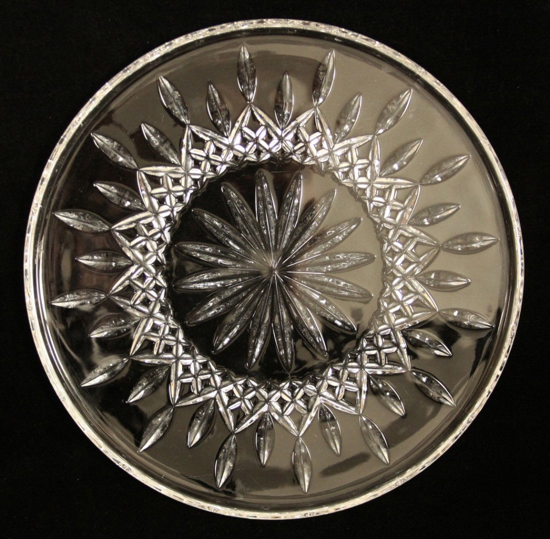 Elegant Waterford Cake Plate "Lismore" WBL34: Elegant Waterford Cake Plate Lismore" WBL34. Excellent Condition! BQ67AU. This is a vintage hand cut crystal cake plate from Waterford, Ireland. Used as a tray or for sugared confections, the popular 