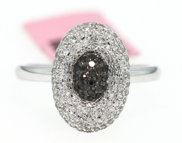 14KT White Gold .51ct Black and White Diamond Ring FJM6: 14KT White Gold .51ct Black and White Diamond Ring FJM605. Excellent Condition! HQ403CH. One 14KT white gold black and white diamond ring. Features 112 black and white round diamonds weighing a total 