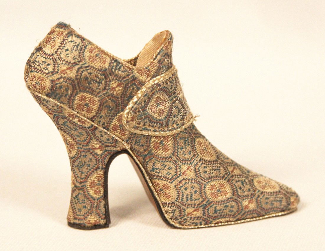 Hand Crafted Miniature Collectible Victorian Ankle Boot: "Hand Crafted Miniature Collectible Victorian Ankle Boot BD159. Great Condition! HG12ER. Hand Crafted Miniature Collectible Victorian Style Ankle Boot Lined with Beautifully Patterned Fabric. Thank yo