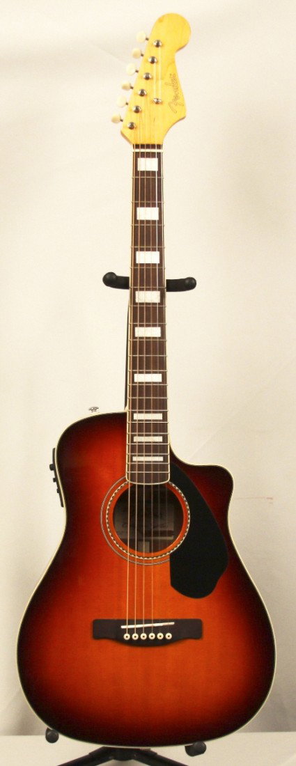 Fender Malibu SCE Acoustic/Electric Guitar MGUI20: "Fender Malibu SCE Acoustic/Electric Guitar MGUI20. Like New Condition! JZ171US. The solid spruce top o this Fender acoustic/electric guitar is large enough to generate serious volume with sweet and c