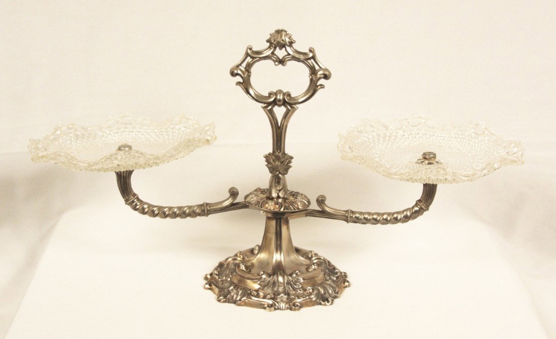 Fabulous Epergne From Sheffield Dies Bell Mark ED1100: Fabulous Epergne From Sheffield Dies Bell Mark ED1100. Great Condition! HD15LV. Beautiful epergne with original slam and handle. Base stamped with Bell Mark and made from Old Sheffield Plate 1785-1860
