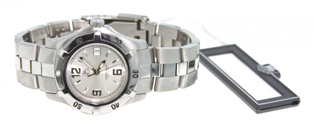 TAG Heuer Womens WN131C.BA0360 2000 Exclusive Watch A36: TAG Heuer Womens WN131C.BA0360 2000 Exclusive Watch A3665. Excellent Condition! QL626EV. This TAG Heuer Women's WN131C.BA0360 2000 Exclusive Watch features a stainless steel band, 20mm case, silver di