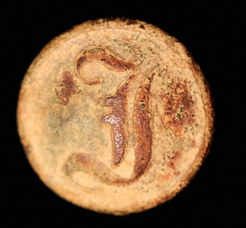 Confederate Script "I" Infantry Button ED1118: Confederate Script I" Infantry Button ED1118. Excellent Excavated Condition! AT121RH. Confederate Script Infantry - Two piece coat button - Virginia Find. This is a Confederate Script "I" infantry two
