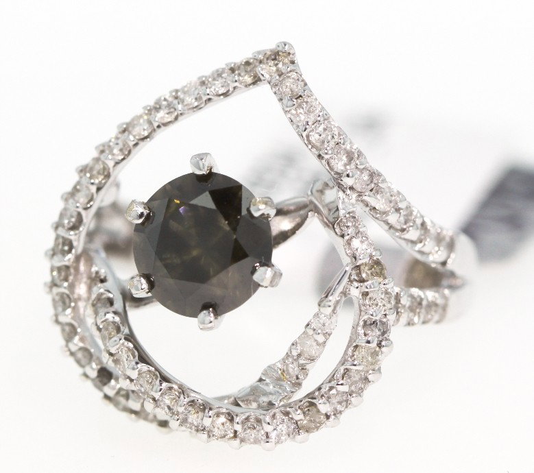 18KT White Gold 2.41ct Green and White Diamond Ring RM3: 18KT White Gold 2.41ct Green and White Diamond Ring RM300. Great Condition! LI8801HW. One lady's polished, stamped and electronically tested solid 18KT white gold mounted with: 1 natural round green d