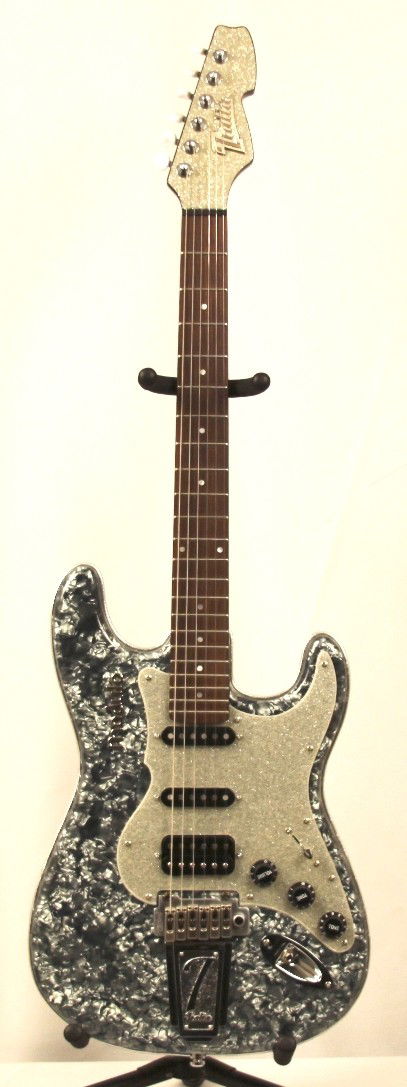 Italia Abalone Fat Stratocaster Modulo Electric Guitar : Italia Abalone Fat Stratocaster Modulo Electric Guitar DGUI21. Great Condition! BW632KL. Italia's retro mother of pearl fat stratocaster known as the Modulo is great looking, great sounding and the gu