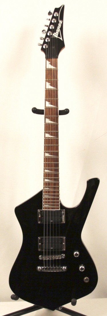 Ibanez Iceman Black ICX220DX Electric Guitar DGUI16: "Ibanez Iceman Black ICX220DX Electric Guitar DGUI16. Great Condition! FA781WT. A cool Ibanez Iceman ICX220dx in black is the infamous Kiss guitar without the fancy fretboard inlays. Its two noiseless