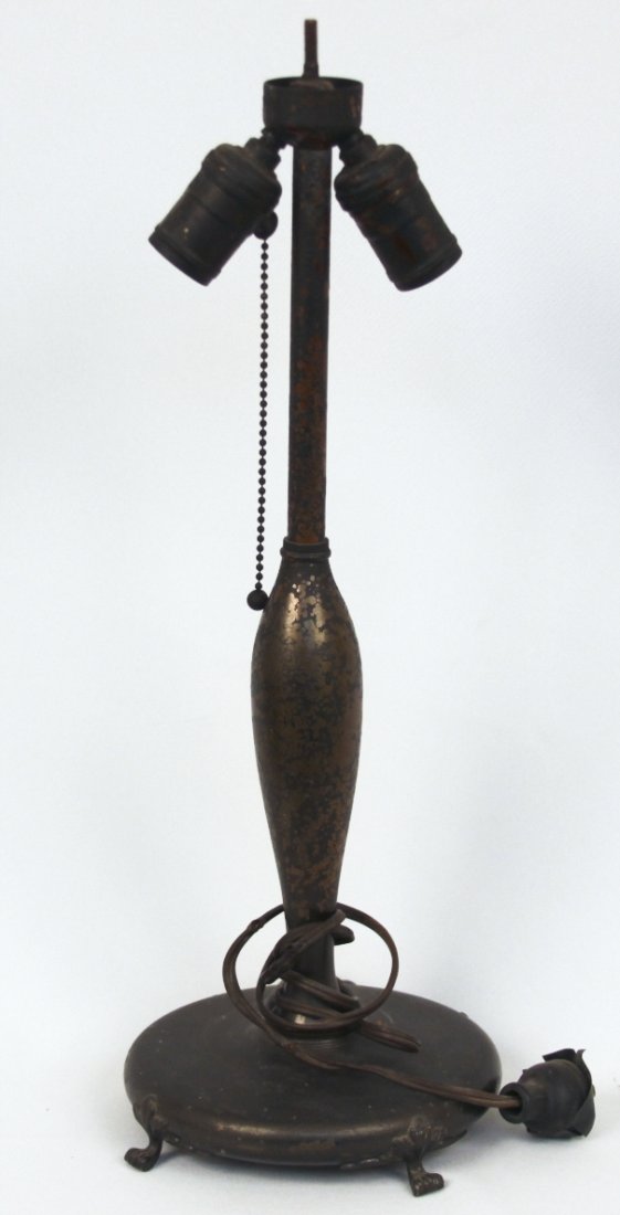 Antigue Signed Pairpoint Footed Lamp Base ED1286: Antigue Signed Pairpoint Footed Lamp Base ED1286. As-Is Condition! XJ201PD. Antique signed Pairpoint lamp base measures 19.5. Stamped on base & numbered. Valued between $600-$800. Thank you for viewin