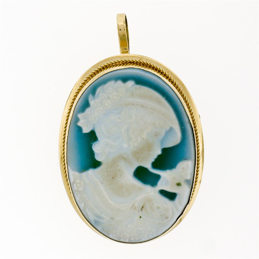 Vintage Italian 18K Yellow Gold Detailed Carved Agate Cameo Brooch Pin Pendant: A vintage solid 18k yellow gold brooch pendant, with 1 oval shape carved natural agate ( 25.0x18.0mm). Measures 27.40x20.60mm and weighs a total of 5.77 grams.