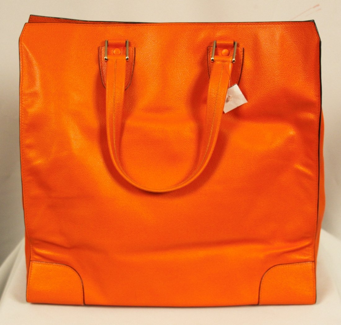 NWT Designer Valextra Travel "Babila" Bag Aragosta Oran: NWT Designer Valextra Travel Babila" Bag Aragosta Orange ED1214. Great Condition! TE106SV. New with tags designer Valextra 2011 Travel "Babila" bag in Aragosta Orange. Soft Vitello leather handbag wit