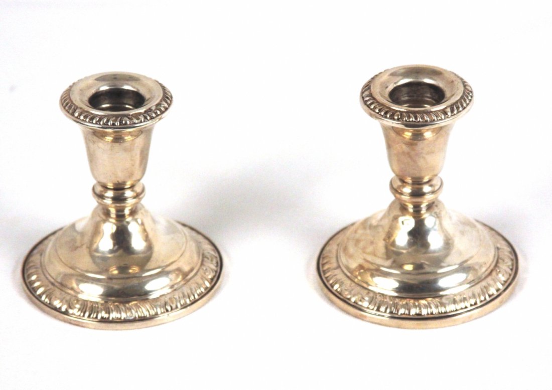 Frank Whiting Georgian Shell Sterling Silver Candle Hol: Frank Whiting Georgian Shell Sterling Silver Candle Holders ED1312. Good Condition! WC101RO. One lovely pair of Frank M. Whiting & Company weighted and re-enforced Sterling Silver candle holders. Each