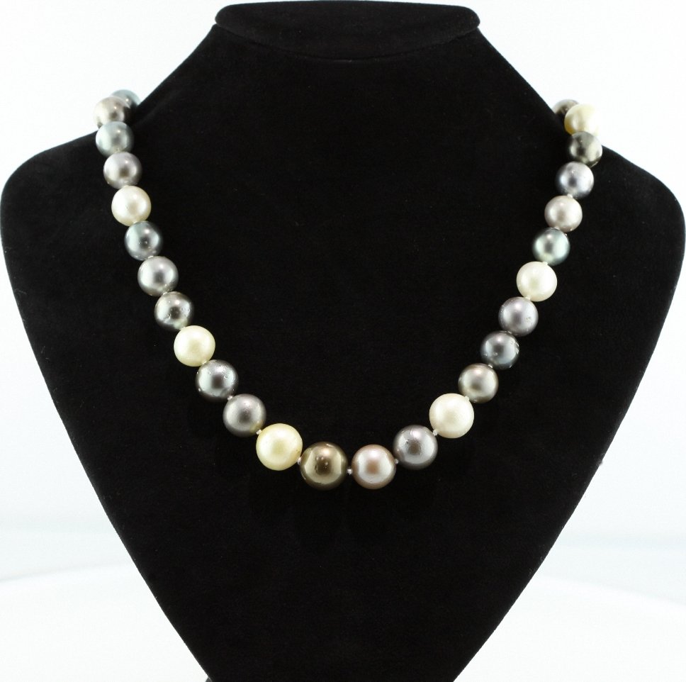 Tahitian South Sea Cultured 11-13mm Pearl Necklace RM60: Tahitian South Sea Cultured 11-13mm Pearl Necklace RM605. Excellent Condition! OY425BL. One lady's necklace strand strung and knotted onto a silk thread containing: 35 Genuine Tahitian South Sea Cultu