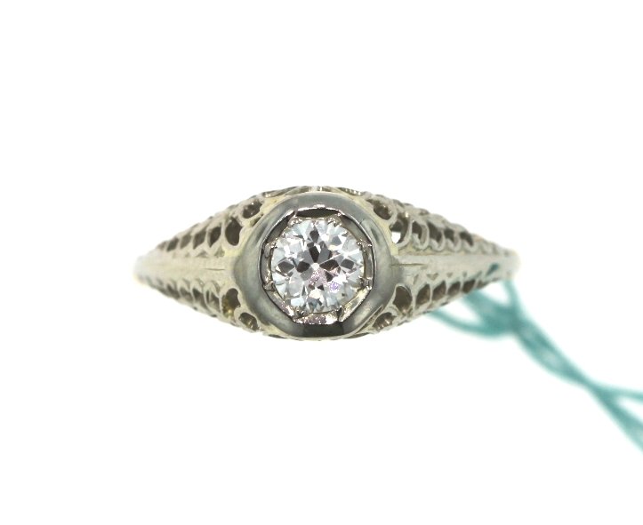 14KT Yellow Gold 0.50tcw Diamond Vintage Wedding Ring A: 14KT Yellow Gold 0.50tcw Diamond Vintage Wedding Ring A3952. Excellent Condition! KS934QM. One ladies' diamond vintage wedding ring, not stamped, but tested 14KT yellow & white gold, containing 1 old