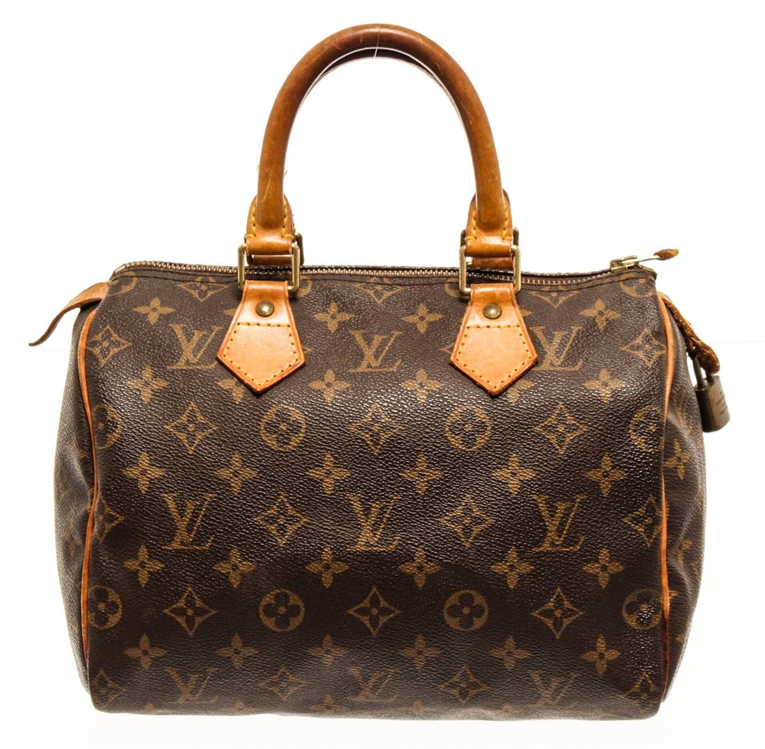 Louis Vuitton Speedy 25 cm Handbag: One Louis Vuitton Speedy 25 cm Handbag. Item is sold AS-IS. All available information is listed in the description and shown in the photo. Louis Vuitton Monogram Speedy 25 handbag with coated canvas e