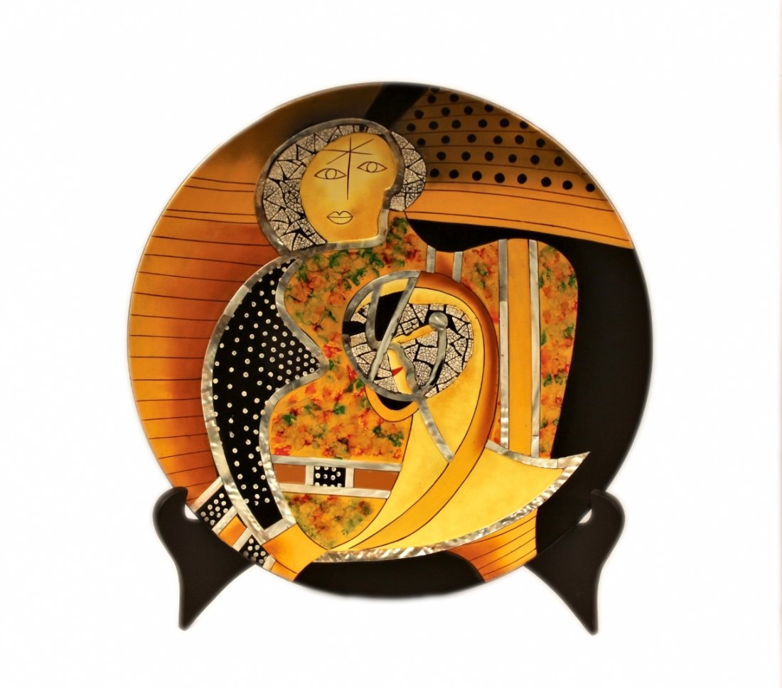 Art Décor' Plate BUI16: Art Décor' Plate BUI16. Excellent Condition! FW15ER. Measuring 16 diameter this Oriental modern design Art plate has a hanging hook on the back; and also comes with a matte black plate display for th
