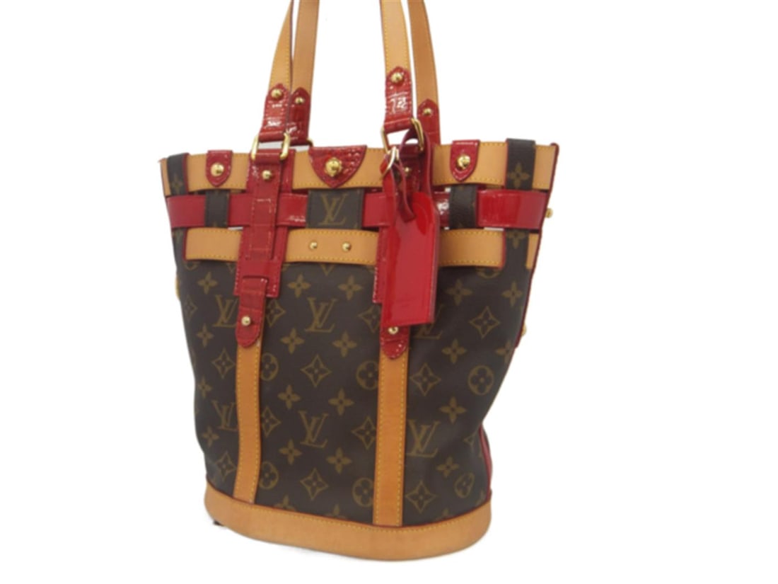 Louis Vuitton Neo Bucket: One Louis Vuitton Neo Bucket. Item is sold AS-IS. All available information is listed in the description and shown in the photo. Monogram