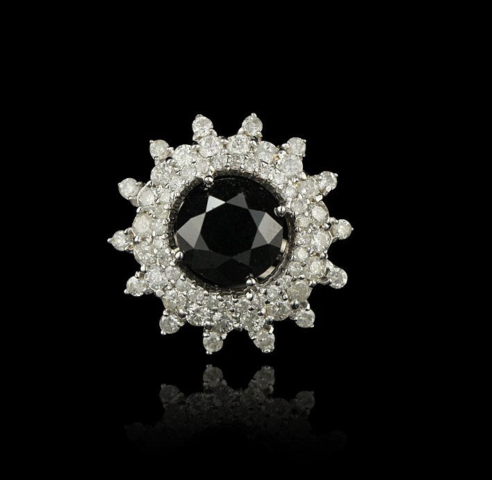 14KT White Gold 5.59ctw Black and White Diamond Ring RM: 14KT White Gold 5.59ctw Black and White Diamond Ring RM658. Excellent Condition! OE3501DQ. One lady’s polished, stamped and electronically tested solid 14K white gold ring mounted with: 1 Genuine Ro