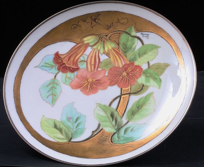 Noritake Japanese Hand Painted Cabinet Plate ED156: Noritake Japanese Hand Painted Cabinet Plate ED156 Excellent Vintage Condition! GA56TT. No chips or cracks! Beautiful Japanese Art Noveau cabinet plate made by Nortake, signed by the artist. Plate han